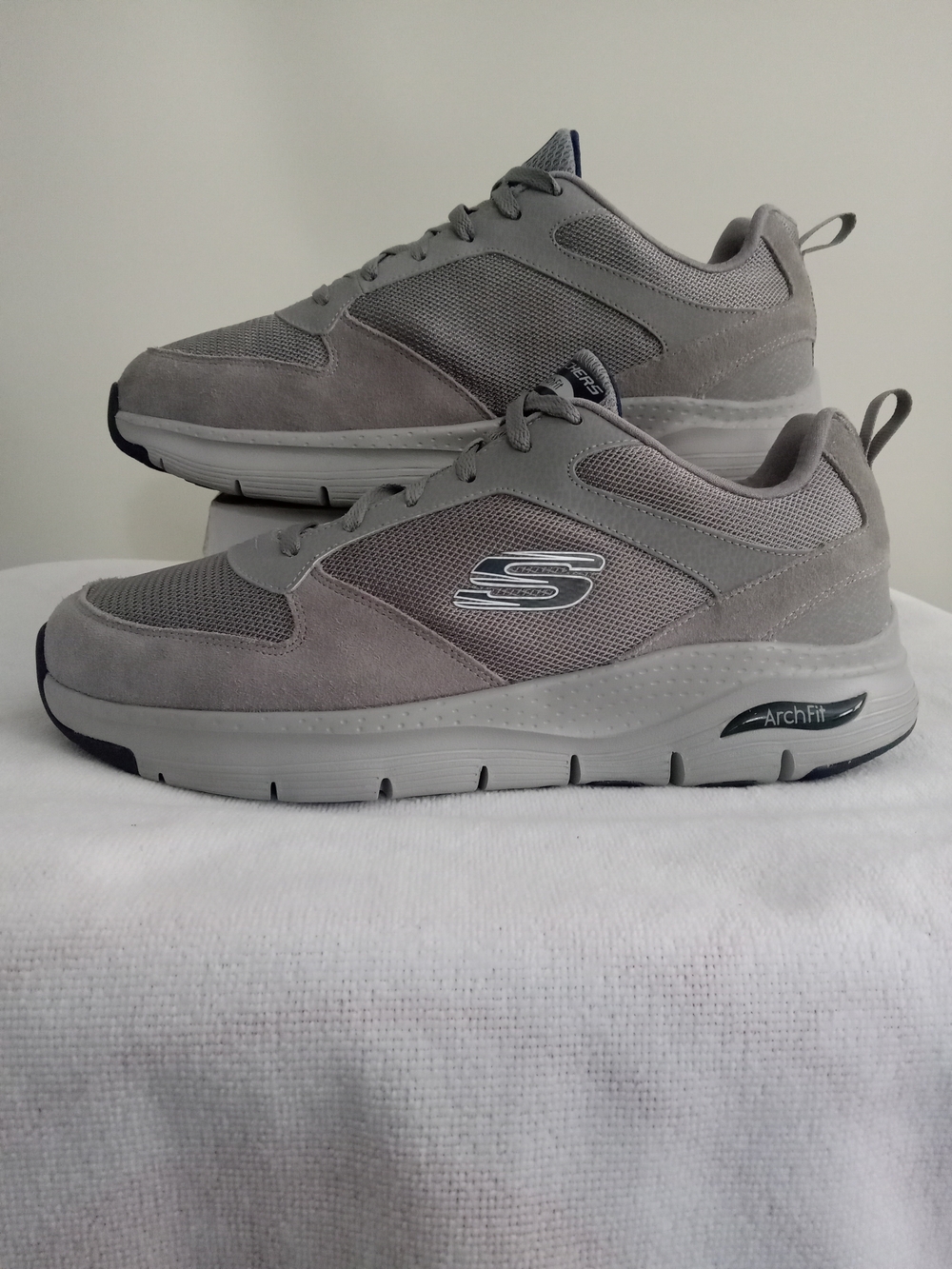 Skechers Men's Gray Arch Fit Casual Sneakers Sz 12